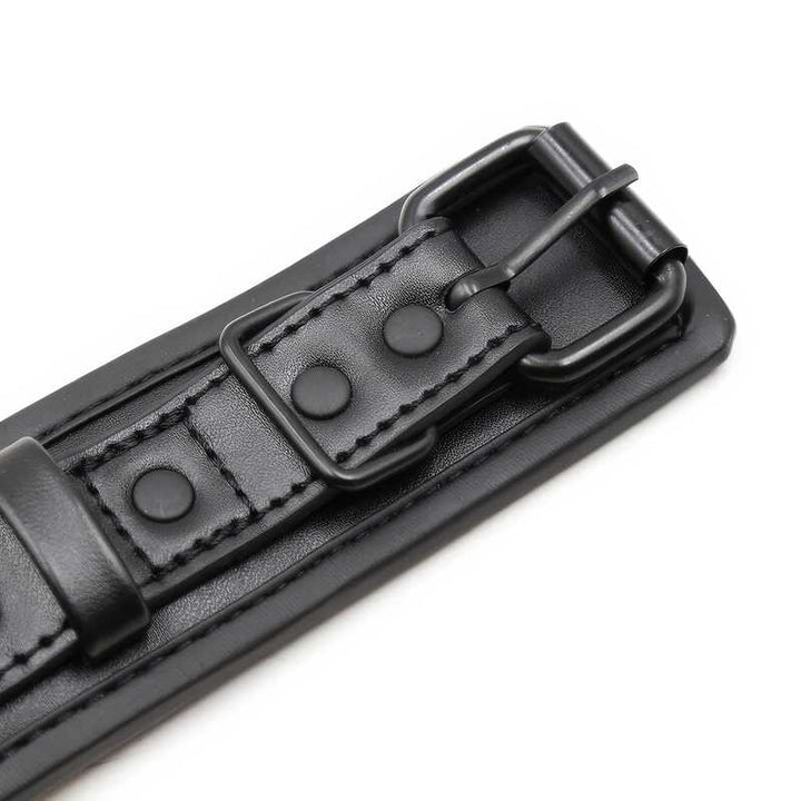 schwarze und rosa Fetischhandschellen