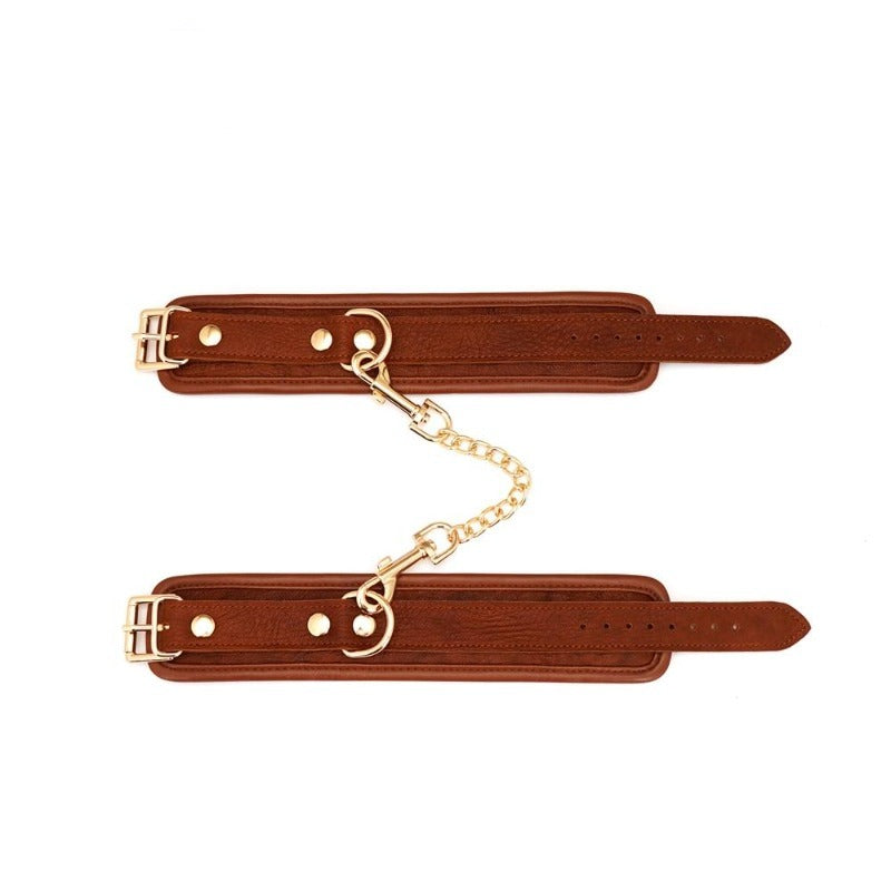 Handschellen im Vintage-Bdsm-Stil für intensive erotische Spiele