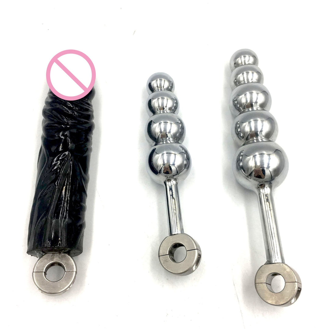 Keuschheitsgürtel mit Dildos