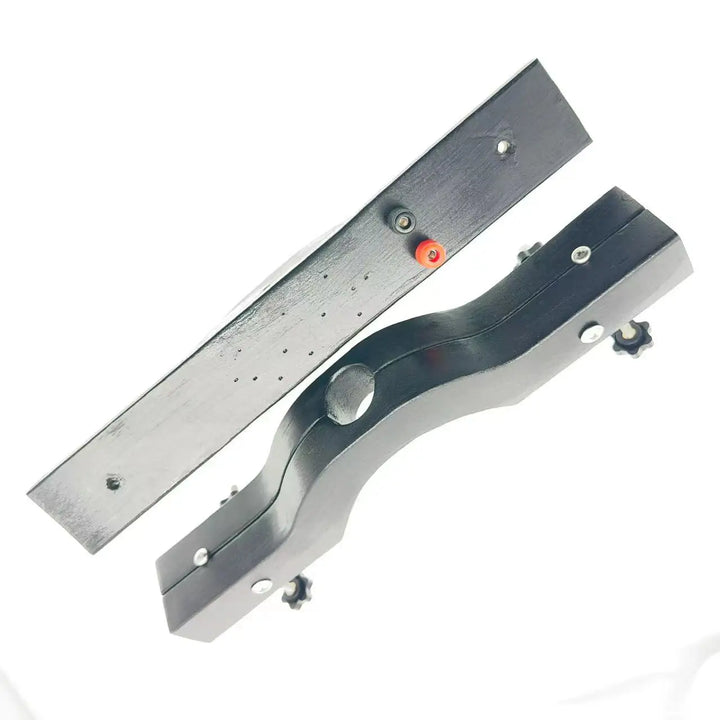 Schwarze Holzknebel und E-Stim Hodenquetscher 5