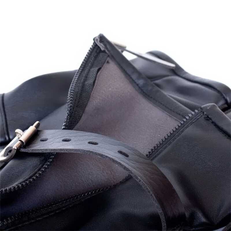Fußstützen aus schwarzem Leder