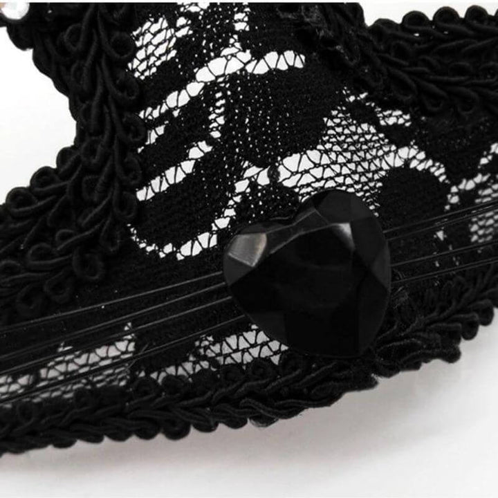 Feminine schwarze Maske