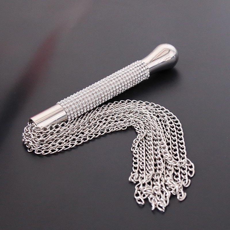 Glamouröse Kette mit Rhinestone Flogger 3