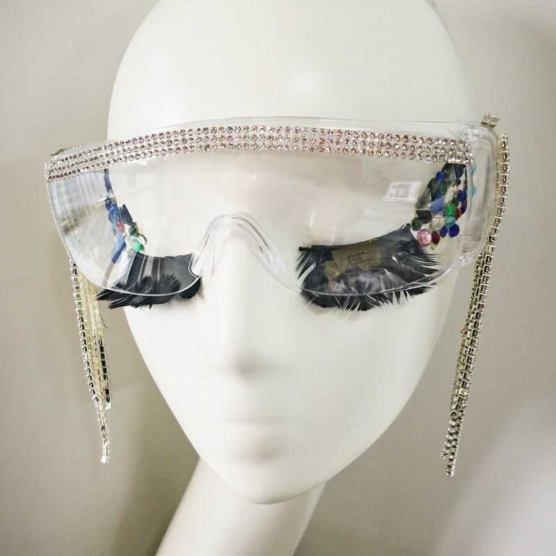 Ledermaske im Retro-viktorianischen Stil